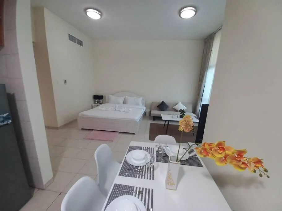 Apartment Cozy Studio In Discovery Gardens Dubai